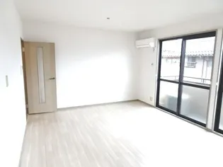 ガーデンコート B【2階】の居間