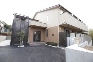 バーンフリート横浜伍番館【2階】の外観