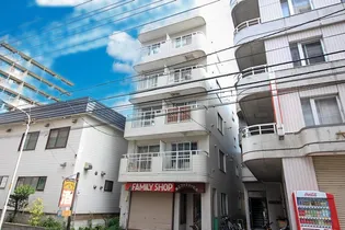 第3ファミリービル【1階】の外観