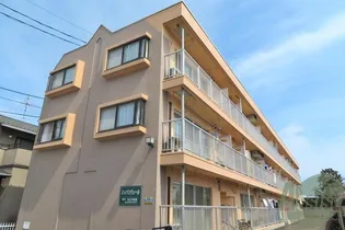 シュマンヴェール【2階】の外観