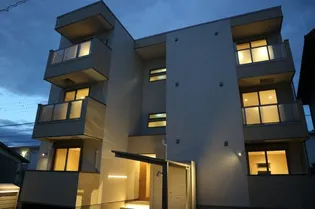 岡山県岡山市北区十日市中町【アパート】の外観