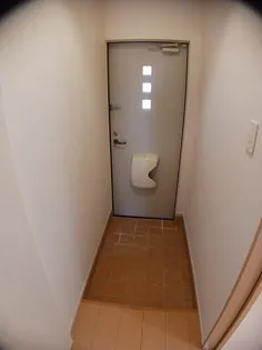 レ・セーナ【1階】の玄関