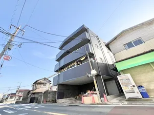 千葉県四街道市鹿渡【マンション】の外観