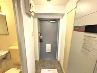 クレッシェンド岸地【2階】の玄関