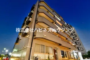 INSURANCE(インシュランス)BLDG.(ビルディング)XIII(サ【5階】の外観