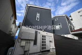 東京都新宿区西落合4【アパート】の外観