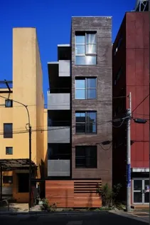 東京都新宿区西五軒町【マンション】の外観