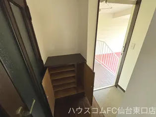 渡幸ベルメゾン栗生B棟【2階】の玄関