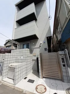 エヌエムスワサントトゥレーズ【1階】の外観