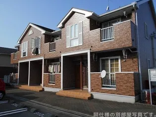 愛媛県四国中央市豊岡町長田【アパート】の外観