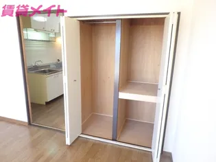 Surplus Green Field【2階】の内装