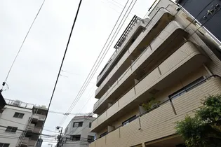 クレセント石本【2階】の外観