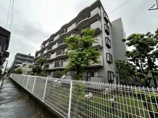 桂樹館【4階】の外観