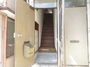 小菊荘【2階】の玄関