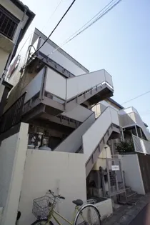 ヒルズ読売ランド【1階】の外観