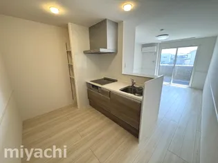 ロイヤルサンB【2階】の内装