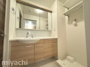 ロイヤルサンB【2階】の内装