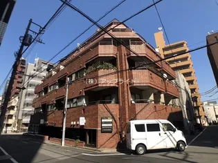 ロイヤルハイツ新宿御苑【2階】の外観