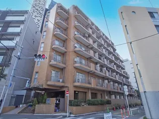 ライオンズガーデン新宿【1階】の外観