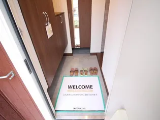 BLESS HOUSE柏西町Aの玄関