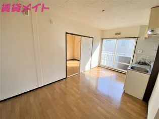 サンハイツV【2階】の居間