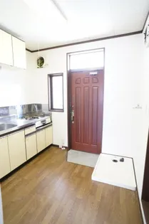 コーポ・ピステル【2階】の玄関