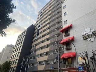 セレニテ三宮【3階】の外観