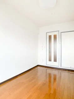 クレセントユニ高津第二【6階】の居間