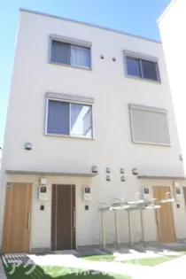 東京都中野区東中野4【マンション】の外観