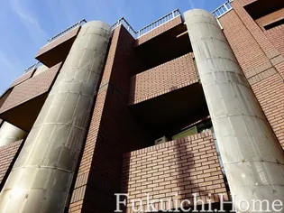 東京都世田谷区北沢5【マンション】の外観