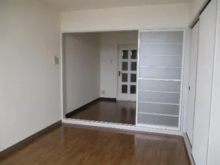 プレステージ金沢【5階】の居間