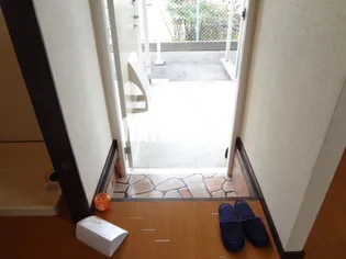 タウニーラポール【1階】の玄関