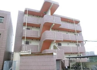 パレ・ロワイヤル五番館【1階】の外観