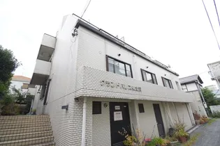 東京都世田谷区北沢3【マンション】の外観