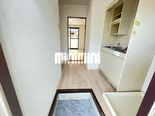 ウッドベルII【1階】の玄関