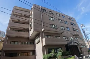 東京都新宿区市谷仲之町【マンション】の外観