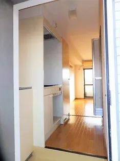 大伸参番館【1階】の玄関