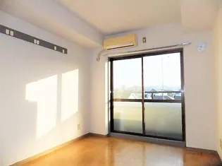 大伸参番館【1階】の居間