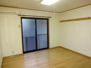 シャトレーイズミ【2階】の居間