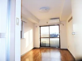 大伸参番館【1階】の居間