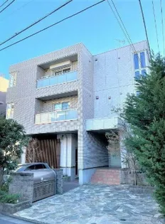 東京都新宿区市谷仲之町【マンション】の外観