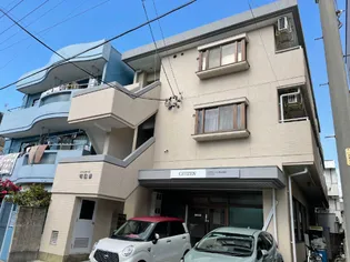 シャンポール明日香【3階】の外観