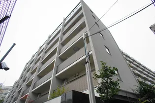 パークフラッツ市谷台町坂【2階】の外観