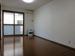 ウィルモア城東【2階】の居間