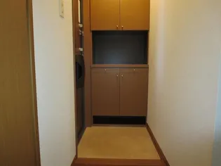 ウィルモア城東【2階】の玄関