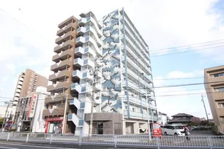 アザレア八田の画像