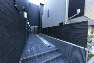 東京都新宿区納戸町【マンション】の外観