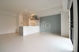 サンリベラ・プライム天神大名レジデンス【5階】の居間