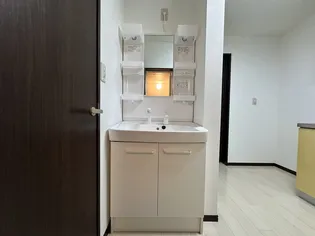 プラザ ドゥ ミューザ【1階】の内装