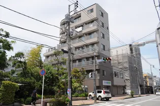 棒やビルの画像